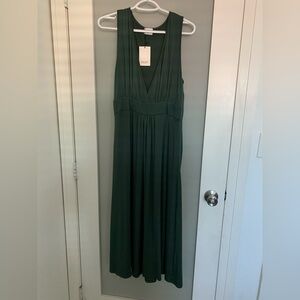 Kaia Dark Green Maxi Dress size Large Petite